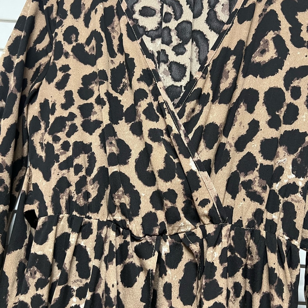 SHEIN Black and Tan Wrap Gown with Bishop Sleeves - Picture 8 of 11